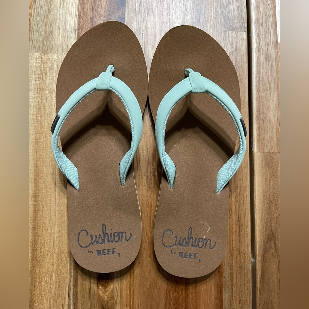*SOLD* NWOT REEF CUSHION SANDS WOMENS SANDAL Misty Jade Color Size 8